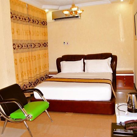 Best Point Hotel Dar es Salaam Exteriör bild